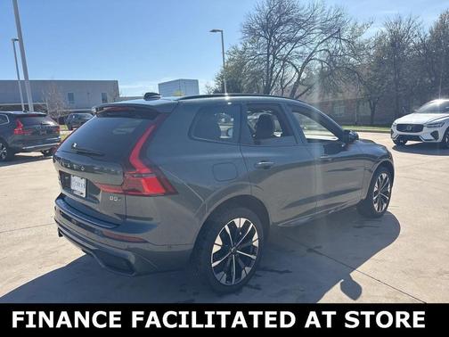 2026 Volvo XC60 B5 Plus