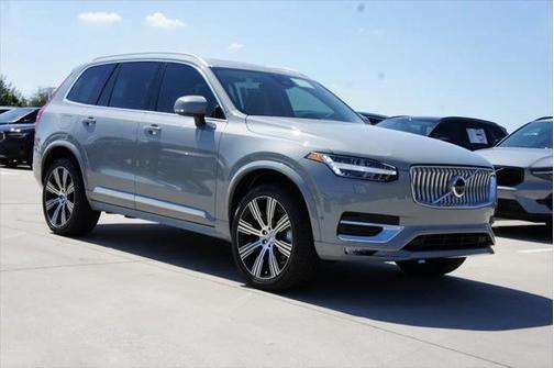 2025 Volvo XC90 B6 Plus 7-Seater