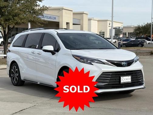 2025 Toyota Sienna Platinum