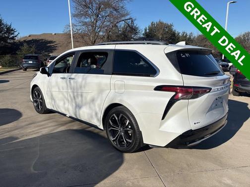 2025 Toyota Sienna Platinum