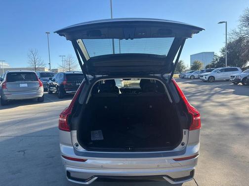 2025 Volvo XC60 B5 AWD