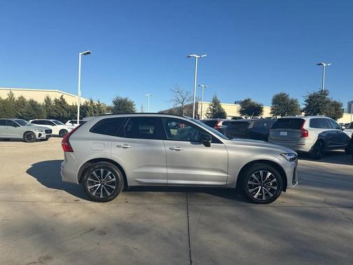 2025 Volvo XC60 B5 AWD