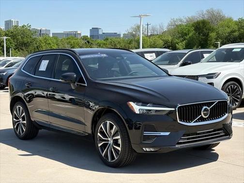 2022 Volvo XC60 B5 Momentum