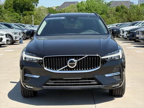2022 Volvo XC60 B5 Momentum
