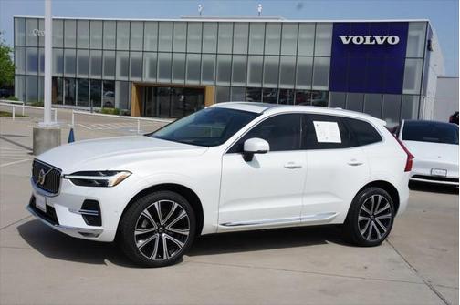 2023 Volvo XC60 B6 Ultimate Bright Theme