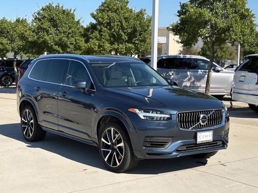 2020 Volvo XC90 Hybrid T8 Momentum