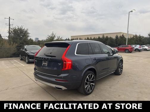 2020 Volvo XC90 Hybrid T8 Momentum