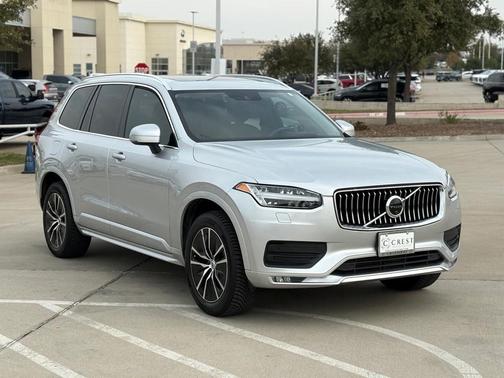 2020 Volvo XC90 T6 Momentum