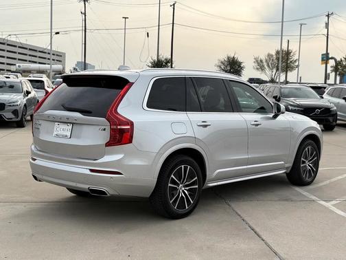 2020 Volvo XC90 T6 Momentum