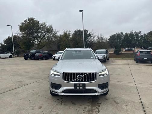 2020 Volvo XC90 T6 Momentum