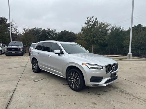 2020 Volvo XC90 T6 Momentum