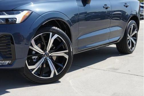 2025 Volvo XC60 B5 Ultra