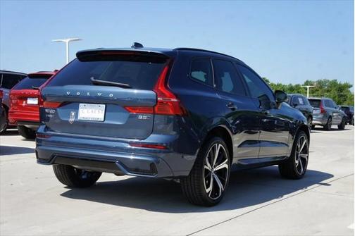 2025 Volvo XC60 B5 Ultra