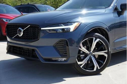 2025 Volvo XC60 B5 Ultra