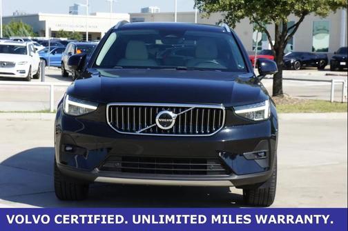 2024 Volvo XC40 B5 Plus Bright Theme