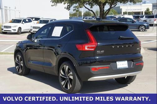 2024 Volvo XC40 B5 Plus Bright Theme