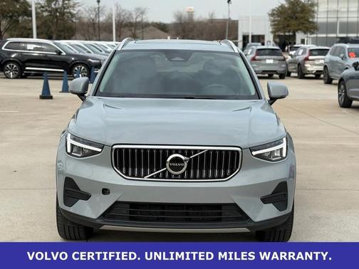 2025 Volvo XC40 B5 AWD