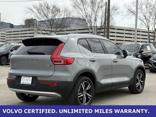 2025 Volvo XC40 B5 AWD