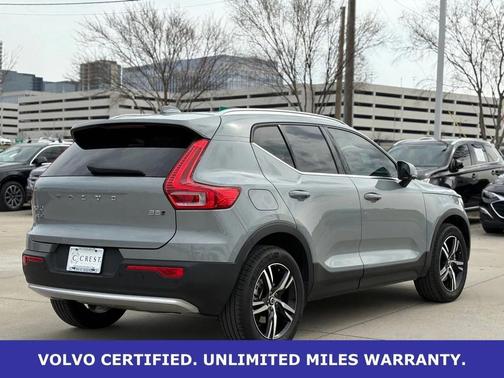 2025 Volvo XC40 B5 AWD