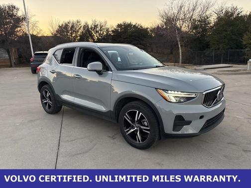 2025 Volvo XC40 B5 AWD