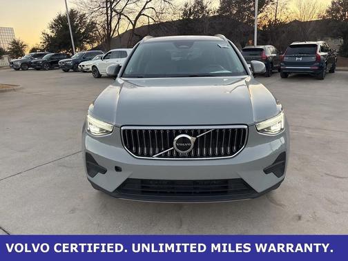 2025 Volvo XC40 B5 AWD