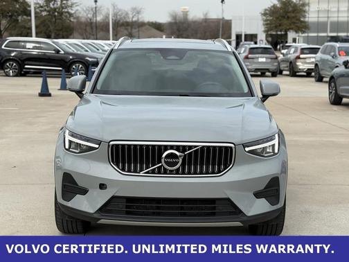 2025 Volvo XC40 B5 AWD
