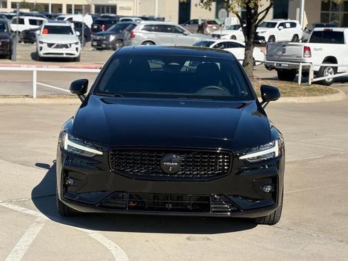 2024 Volvo S60 B5 Plus Black Edition