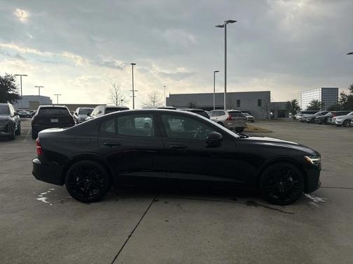 2024 Volvo S60 B5 Plus Black Edition