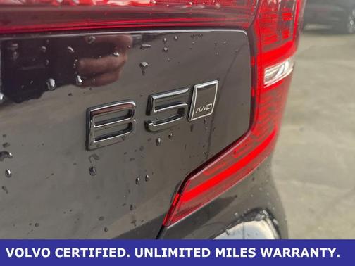 2024 Volvo S60 B5 Plus Black Edition