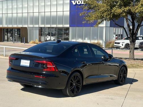 2024 Volvo S60 B5 Plus Black Edition
