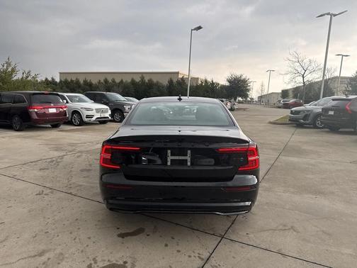 2024 Volvo S60 B5 Plus Black Edition