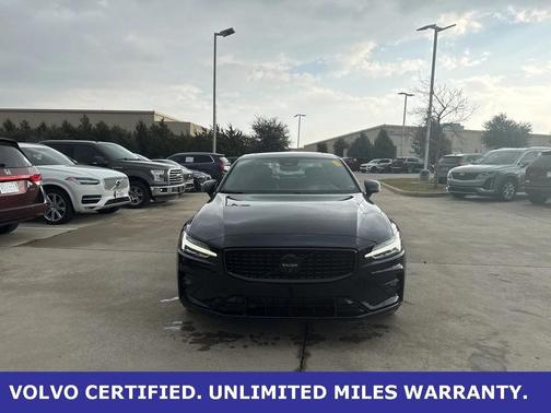 2024 Volvo S60 B5 Plus Black Edition