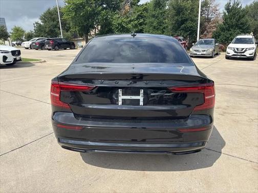 2024 Volvo S60 B5 Plus Black Edition