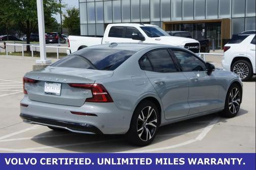 2025 Volvo S60 Plus Dark Theme