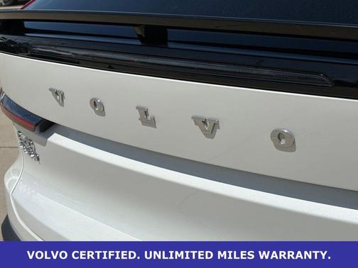 Crystal White Metallic 2023 Volvo C40 Recharge Pure Electric Twin Plus