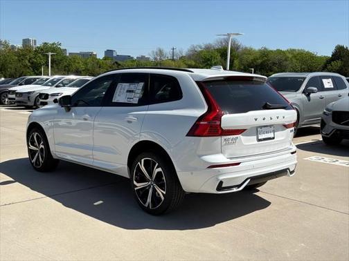 2025 Volvo XC60 B5 Ultra