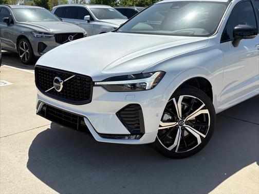 2025 Volvo XC60 B5 Ultra