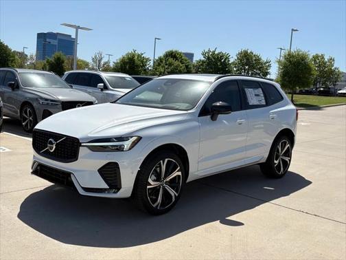 2025 Volvo XC60 B5 Ultra
