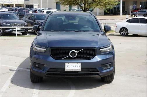 2022 Volvo XC40 T5 R-Design