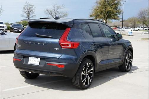 2022 Volvo XC40 T5 R-Design