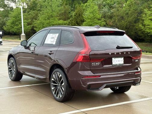 Mulberry Red 2026 Volvo XC60 B5 Ultra