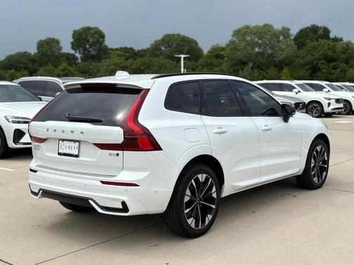 2026 Volvo XC60 B5 Plus