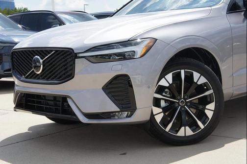 Aurora Silver 2026 Volvo XC60 B5 Plus