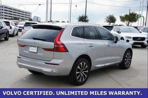 2023 Volvo XC60 B5 Plus Bright Theme