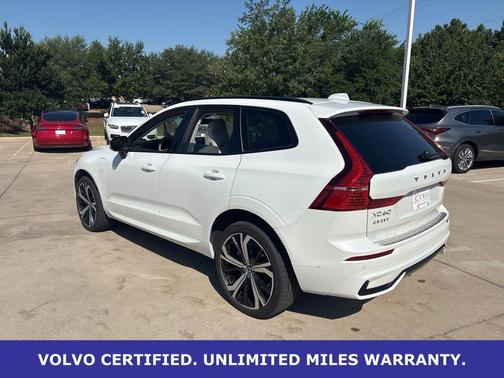 Crystal White Metallic 2024 Volvo XC60 Recharge Plug-In Hybrid Ultimate