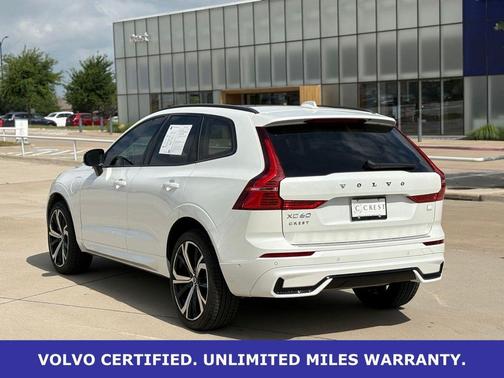 Crystal White Metallic 2024 Volvo XC60 Recharge Plug-In Hybrid Ultimate