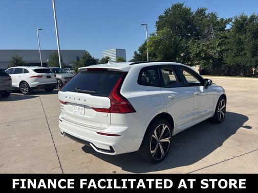 Crystal White Metallic 2024 Volvo XC60 Recharge Plug-In Hybrid Ultimate