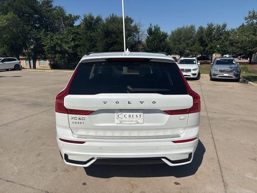 Crystal White 2024 Volvo XC60 Recharge Plug-In Hybrid Ultimate