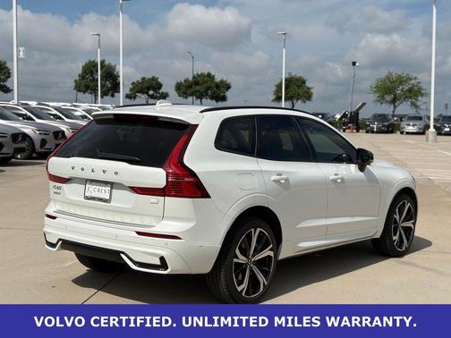 Crystal White Metallic 2024 Volvo XC60 Recharge Plug-In Hybrid Ultimate