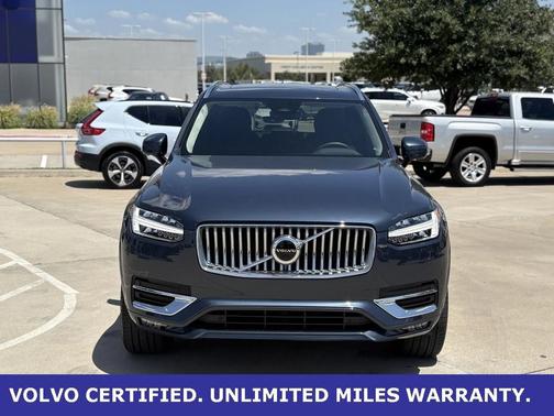 2023 Volvo XC90 B5 Plus
